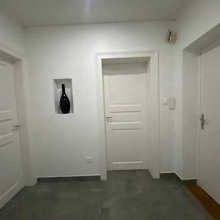 Le Confort D'un *